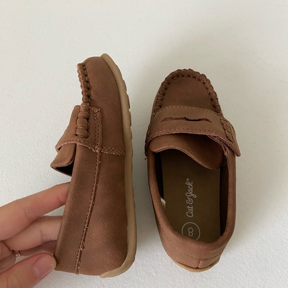NWOT | Cat & Jack boy’s slip on velcro loafers size 8 - Picture 4 of 7